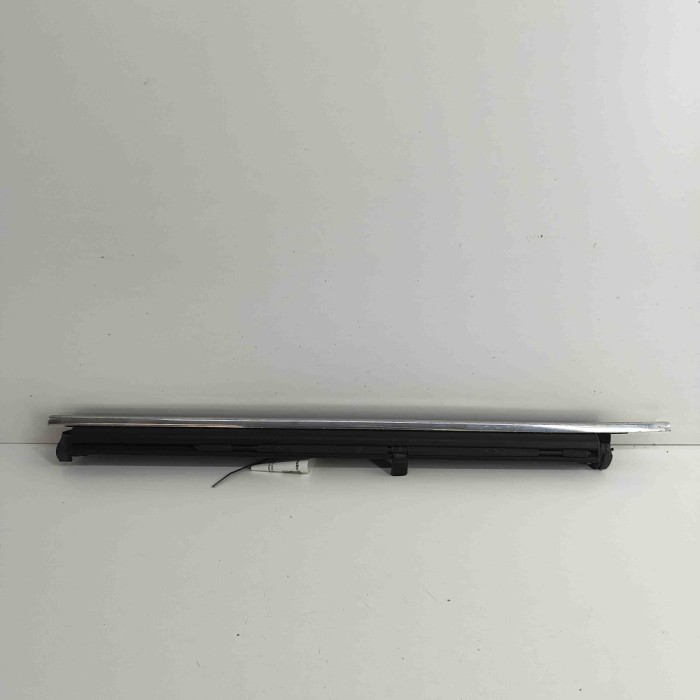 Rulou parasolar ușă st&acirc;nga spate AUDI A8 D2 4D2, 4D8 1997 OEM: 4D0861333