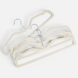 Set de 4 Umerase din Catifea Ecru pentru Protecție, CMCLASS