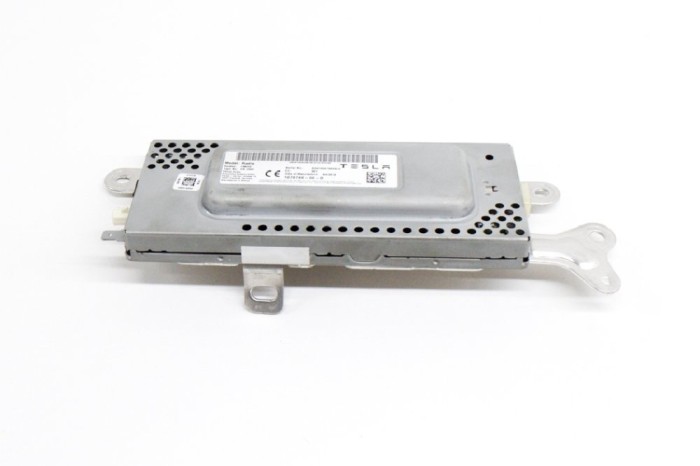 Alt modul de control TESLA MODEL 3 2018 OEM: 1079749-00-D 11367608