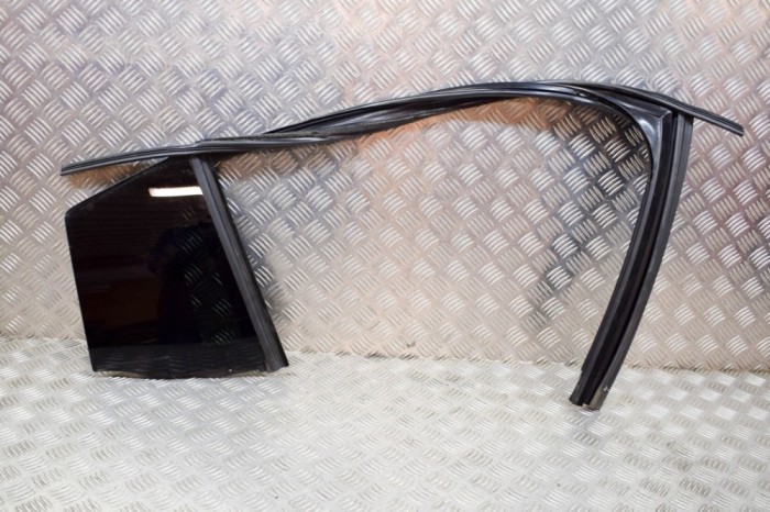Geam lateral dreapta spate TESLA MODEL X 2020 OEM: 1484042-00-B,AS3,43R-004553 13850383
