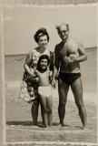 Anii 60 Georges Dumitresco, Isabella (sotia) si Lydia Gabor fiica / pictor medic
