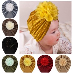 Caciulita tip turban din catifea cu floare aplicata (Marime Disponibila: 3-6