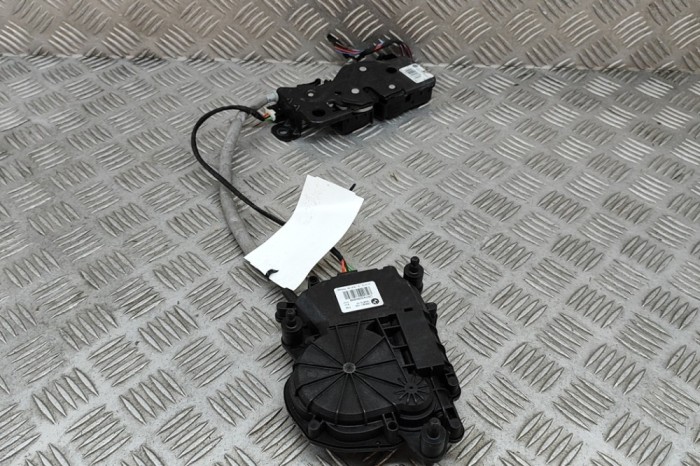 &Icirc;ncuietoare haion BMW X2 F39 2020 OEM: 7423848,7464411 29038816