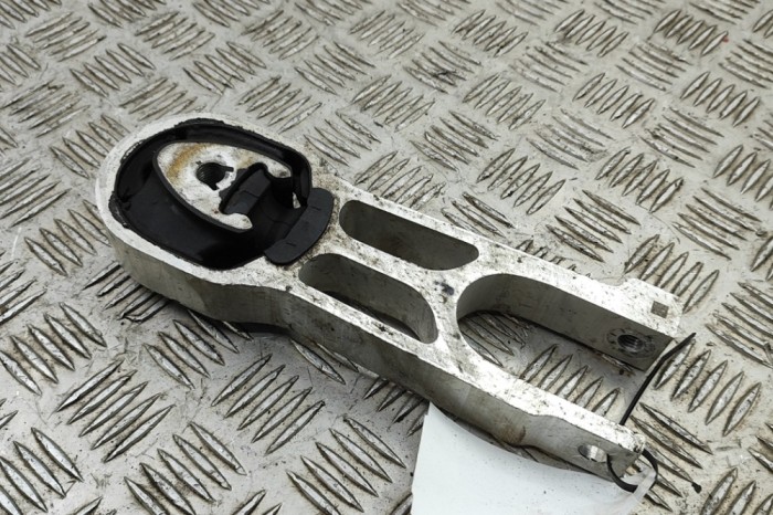 Suport motor spate PEUGEOT 2008 II 2023 OEM: 9826527880 27794961