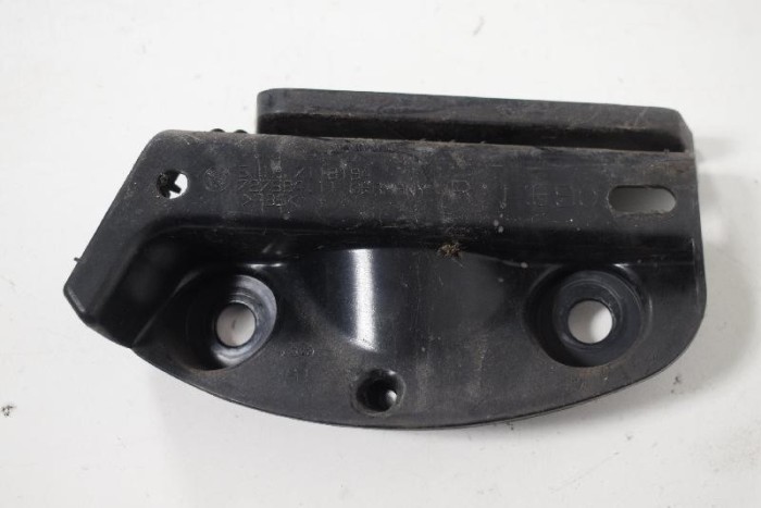 Suport bara de protecție dreapta spate BMW 3 E90 2010 OEM: 7118194 3181093