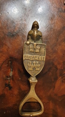 Desfacator bronz cavaler - Budapest foto