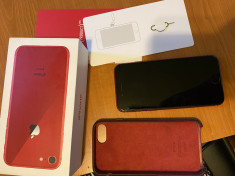 IPhone 8 Red 64GB impecabil Neverlocked, cutie acesorii, husa foto