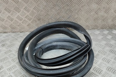 Garnitura ușă dreapta față TESLA MODEL Y 2022 OEM: 1497673-00-B | 23132568 foto