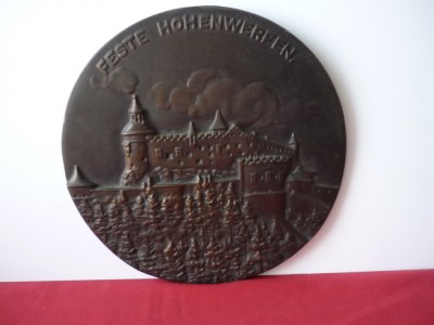 BASORELIEF DIN FONTA D=25 cm. FESTE HOHENWERFEN foto
