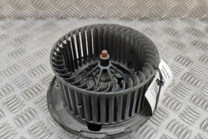 Ventilator aeroterma VW SHARAN 7N1, 7N2 2011 OEM: 3C0907521F | 30642013