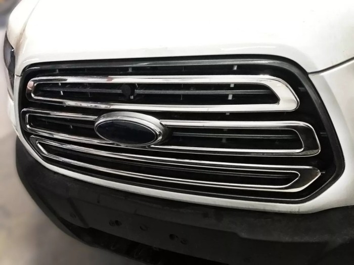 Set de 3 ornamente grila/masca fata crom pentru Ford Transit 7 din 2013-2018