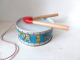 Toba / tobita de tabla litografiata, vintage Made in GDR, anii 60, decorata cu animalute la circ