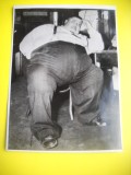 HOPCT 539 M FOTOGRAFIE VECHE-D= 18 / 13 CM- PARIU CU GREUTATEA SUA 1947-FOTO AGENTIA NEW YORK TIMES PHOTOS 1947