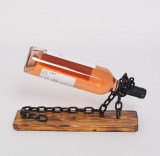 Suport sticla Chained up, din lemn pin tratat si lant cu zale ,33x10x16