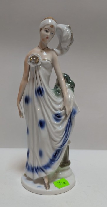Bibelou portelan - Eleganta anilor &#039;20