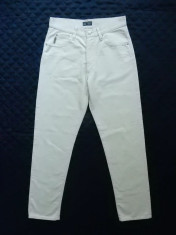 Blugi Armani Jeans. Marime 31: 79 cm talie, 108 cm lungime, 80 cm crac interior foto