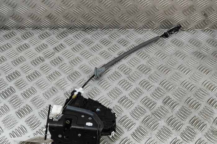 &Icirc;ncuietoare ușă dreapta spate VW TOUAREG CR7 2023 OEM: 4G0839016J | 30768609