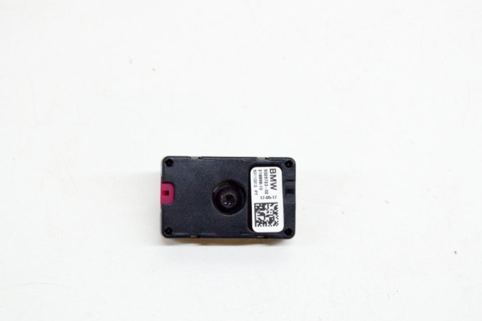 Amplificator de antena BMW 5 G30 2017 OEM: 9325723 12132469