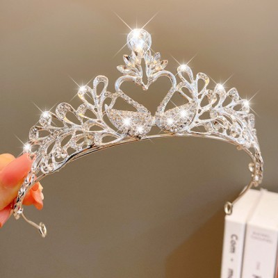 Diadema tip coronita cu strasuri albe - Lebede foto