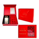 Cutie cadou Love Forever cu 12 trandafiri de sapun si apa de toaleta Oriflame Eclat Femme pentru femei 50 ml, cadou elegant si rafinat