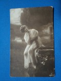 CARTE POSTALA FEMEE PE GANDURI 5887/2 ANII 30