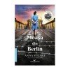 Moasa din Berlin, Anna Stuart, Brosata, Leda
