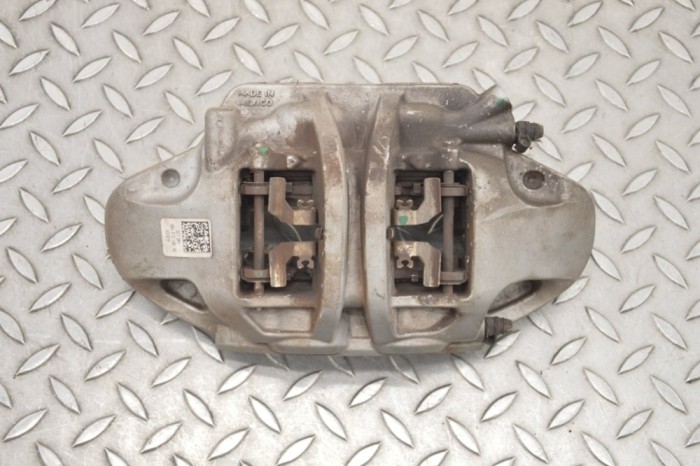 Etrier de fr&acirc;nă dreapta față AUDI Q5 FY 2021 OEM: 80A615106AB 17992925