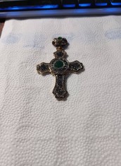 Cruce argint vintage cu pietre swarovski si smaralde foto