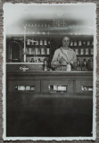 Interiorul Farmaciei Traian Aiteanu, Caracal anii &#039;30// fotografie
