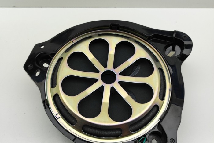 Subwoofer podea st&acirc;nga MERCEDES-BENZ EQC 2020 OEM: A2058201400 | 31646913