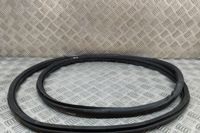 Garnitura ușă st&acirc;nga față VW CADDY IV Furgon SAA, SAH 2018 OEM: 2K0837911F | 23624233