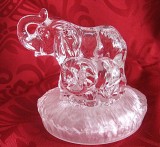 BIBELOU FIGURINA CRISTAL ELEFANAT CU PUI 12 CM