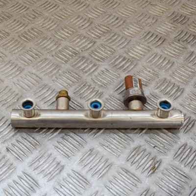 Rampa de combustibil st&amp;acirc;nga AUDI A4 8K2, B8 2013 OEM: 06E130089D03C906051C 3729394 foto