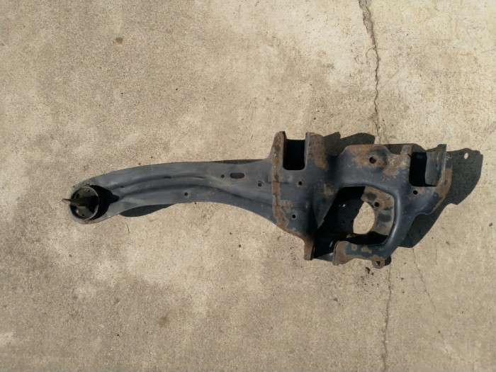 Portfuzeta brat suspensie roata punte spate FORD FOCUS 2005-2008