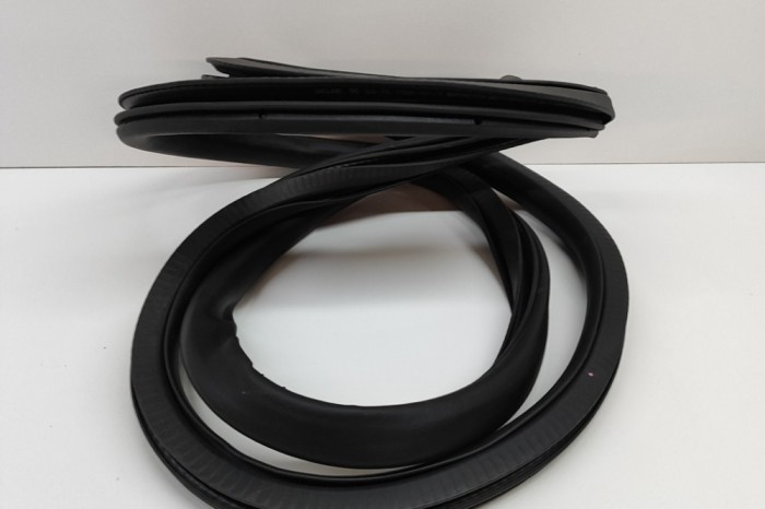 Garnitura ușă st&acirc;nga spate FORD USA Mustang Mach-E 2020 OEM: LJ8B-R253A10-AA | 22024240