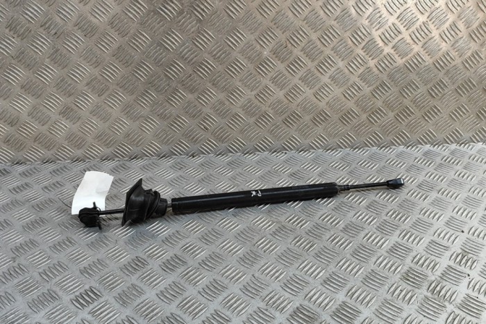 Limitator ușă st&acirc;nga față PORSCHE PANAMERA 970 2012 OEM: 97053715100 31384031