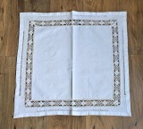 CENTRU DE MASA VINTAGE DIN BUMBAC CU MODEL BRODERIE PE FIR SI CROSET INSERAT