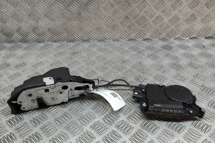 &Icirc;ncuietoare ușă dreapta spate BMW 7 F01, F02 2011 OEM: 7185688 | 28426267
