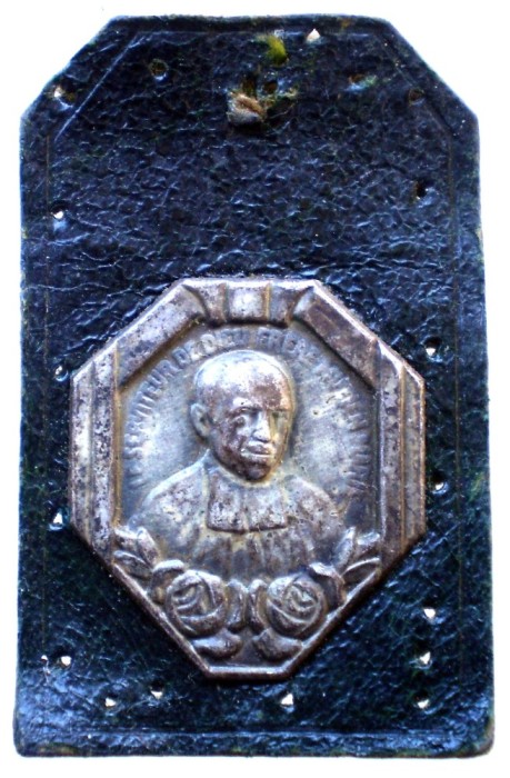 5.215 RELICVA LES SERVITEUR DE DIEU FRERE MUTIEN MARIE