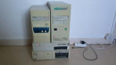 Colectez calculatoare, vechi, func?ionale, nefunc?ionale. foto