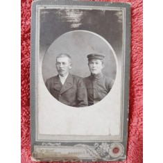 Fotografie tip CDV, doi camarazi, inceput de secol XX