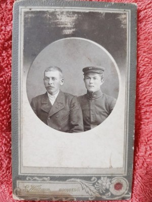 Fotografie tip CDV, doi camarazi, inceput de secol XX foto
