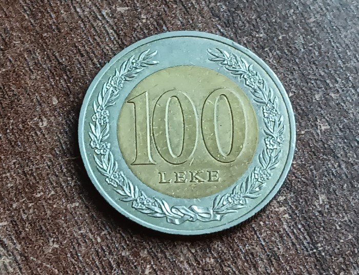 C50 - Moneda foarte veche - Albania - 100 leke - 2000