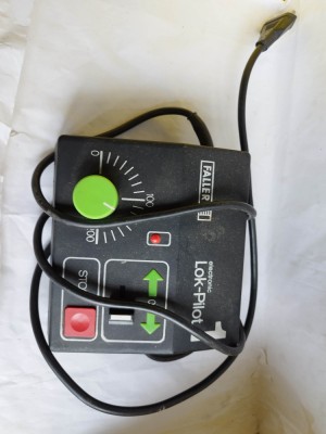bnk jc Faller Electronic Lok-Pilot 1 - alimentator foto