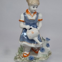 Bibelou (RAR) portelan romanesc vechi, vintage, Dorohoi - Fata cu stropitoarea