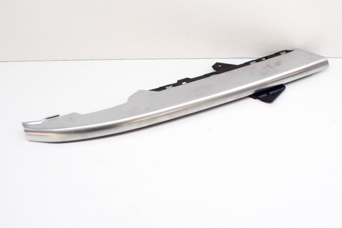 nerasta LAND ROVER DISCOVERY V L462 2021 OEM: MY42-640E72-AB 14881178