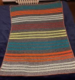 Pătură Croșetată Manual din L&acirc;nă &ndash; Stil Vintage/Granny Stripe 120x150 cm