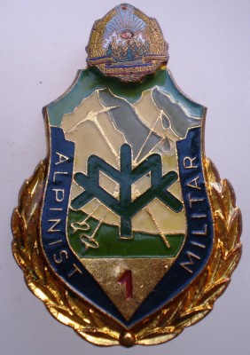I.785 INSIGNA MILITARA VANATORI DE MUNTE ALPINIST MILITAR CLS I-a foto