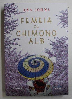 FEMEIA CU CHIMONO ALB de ANA JOHNS , 2020 foto