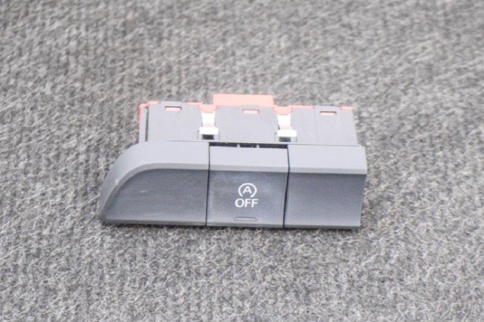 Comutator AUDI Q3 8U 2014 OEM: 8U0959673E | 10874891